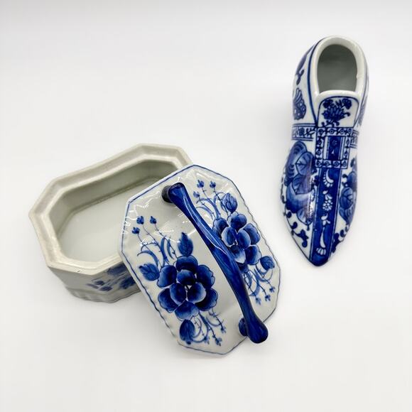 Chinese Canton Chinoiserie Blue White Trinket Box w/ Lid Plus Ceramic Shoe - Picture 10 of 13